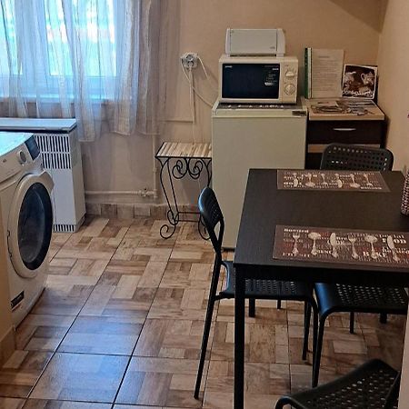 Centrum Apartman Сольнок Экстерьер фото