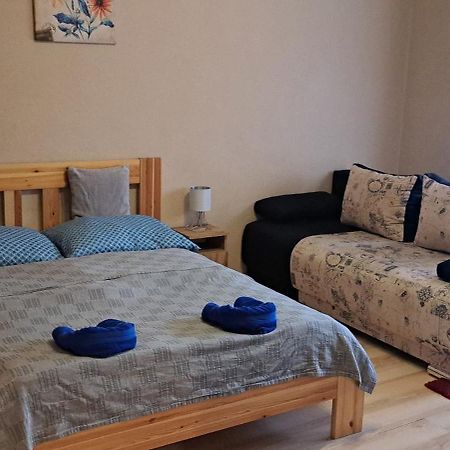 Centrum Apartman Сольнок Экстерьер фото